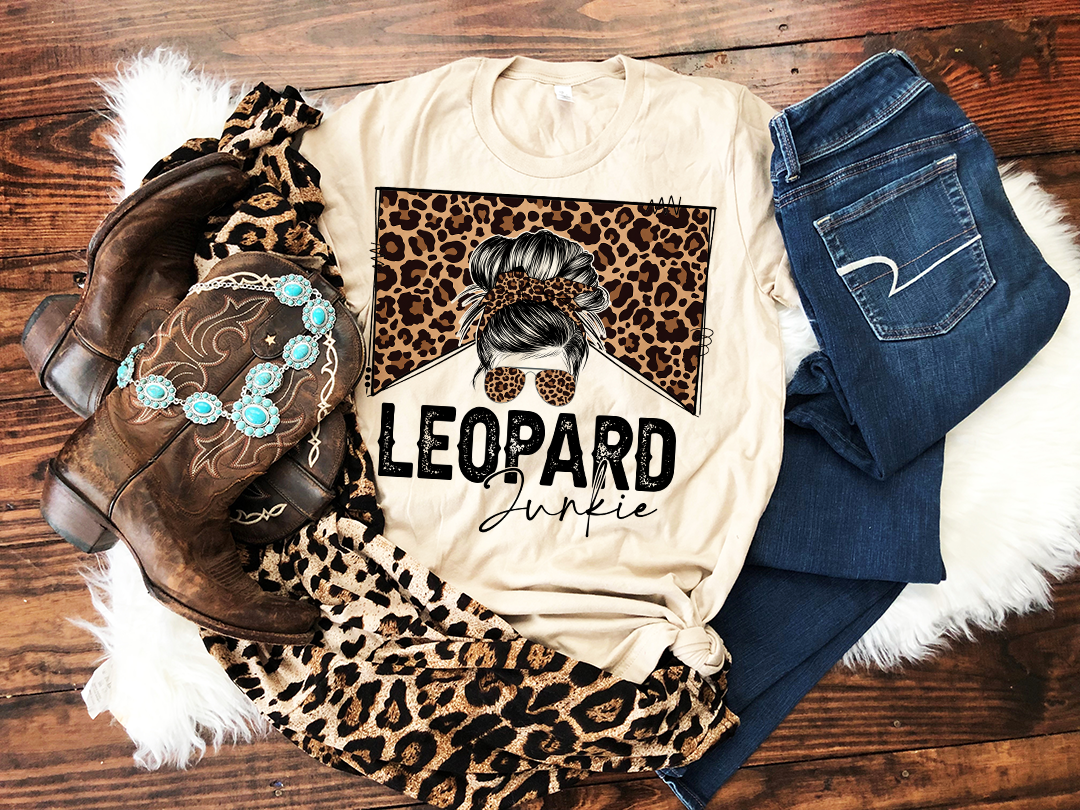 Leopard Junkie -T-shirt- (white t-shirt)